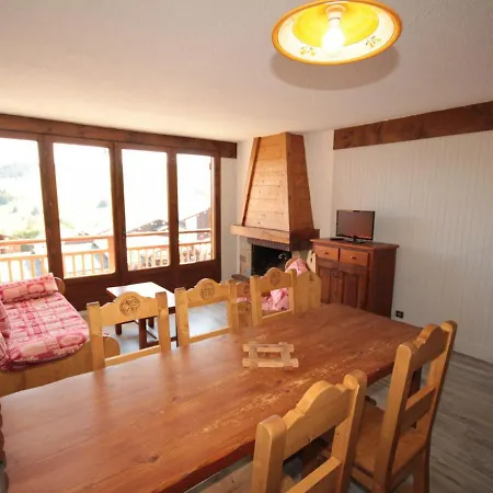 Apartment Les Saisies: Grand 2 Pieces Cabine, 6 Pers, Cheminee, Balcon Sud, Wifi - Fr-1-293-248 *