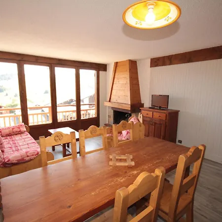 Apartment Les Saisies: Grand 2 Pieces Cabine, 6 Pers, Cheminee, Balcon Sud, Wifi - Fr-1-293-248 Hauteluce
